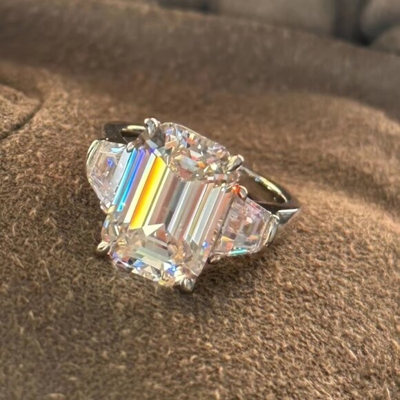 Moissanite Engagement Ring S925 Silver Set with 5 Carats of Moissanite - Picture 3 of 6